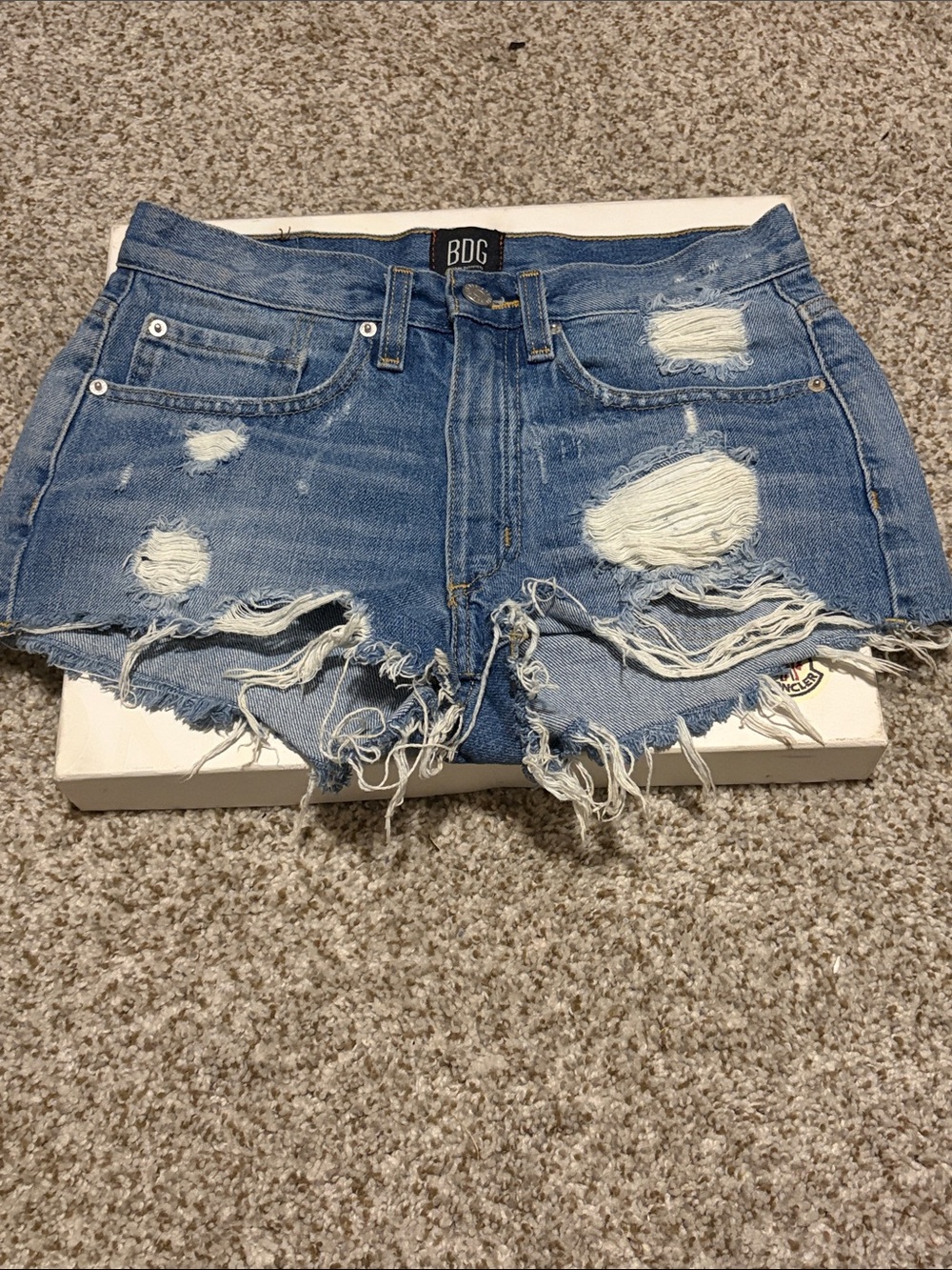 BDG essential mid rise  shorts